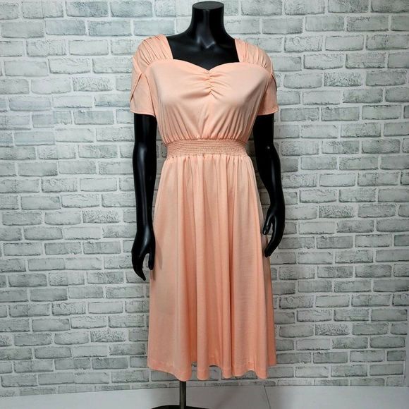 Vintage 70s Peach Orange Short Sleeve Smocked Waist Midi Day‎ Dress - Picture 1 of 5